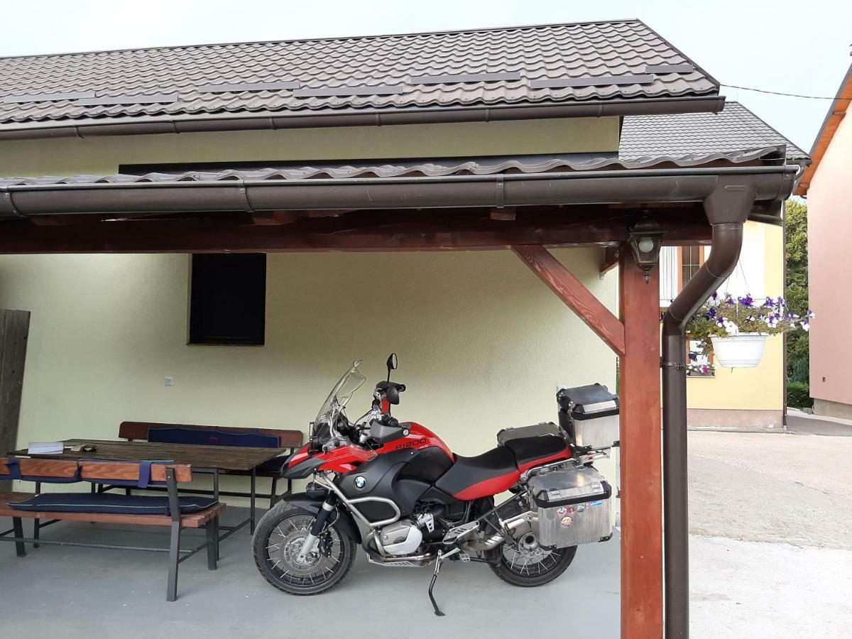 Guesthouse Mario Korenica Εξωτερικό φωτογραφία